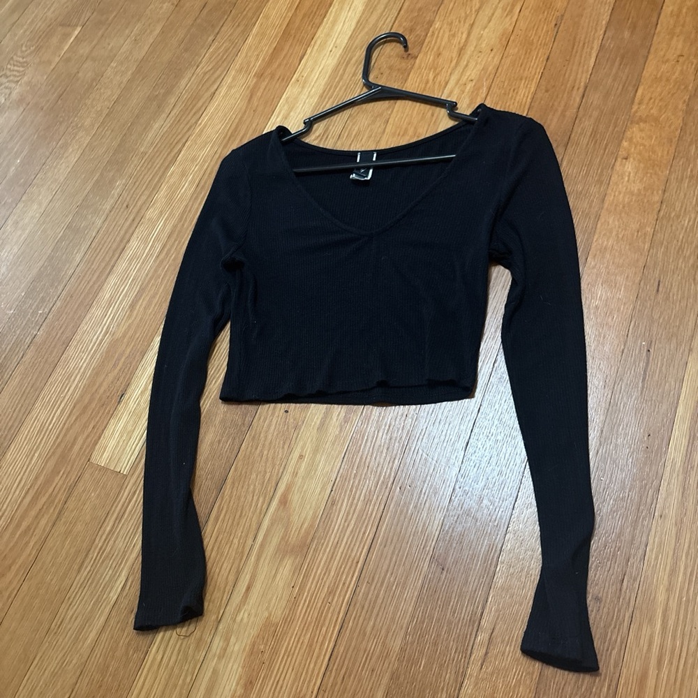 Windsor Black V-Neck Long Sleeve Crop Top